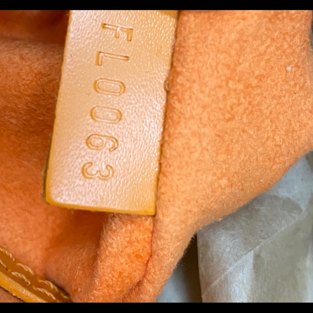 Authentic LV Hand Bag - Picture 7 of 9